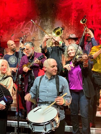 Link zur Veranstaltung Hippie-Haus-Tanz am 28.12.2025