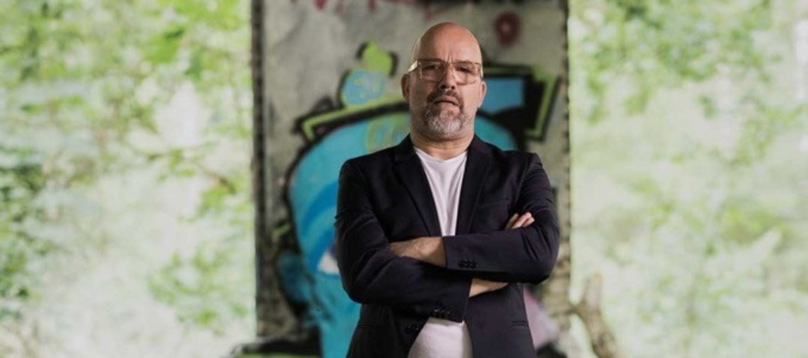 Keine Bewegung! Ein satirisches Workout